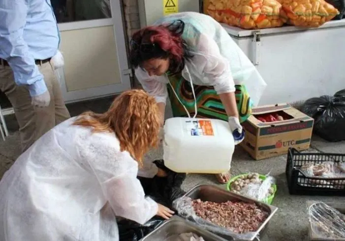 Restaurantul care îi taxează în plus pe clienții care nu mănâncă tot din farfurie