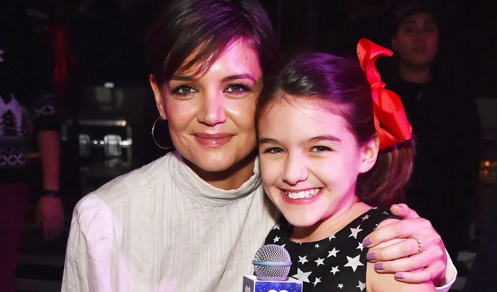 Suri Cruise, copia fidelă a mamei sale. La 15 ani are deja 1,75 m