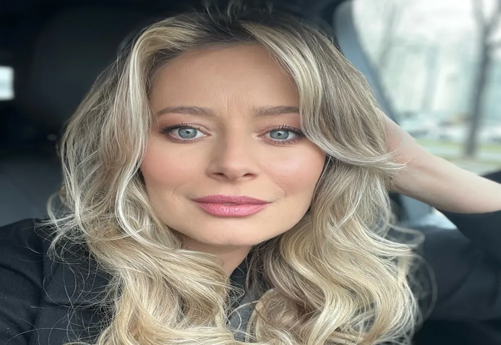 Laura Cosoi, val de reacții pe internet după apariția la premiera noului ei film