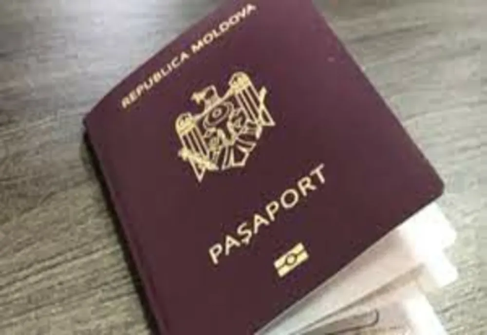 Pașaportul românesc atinge o performanță istorică. Românii pot călători fără viză în 178 de destinații