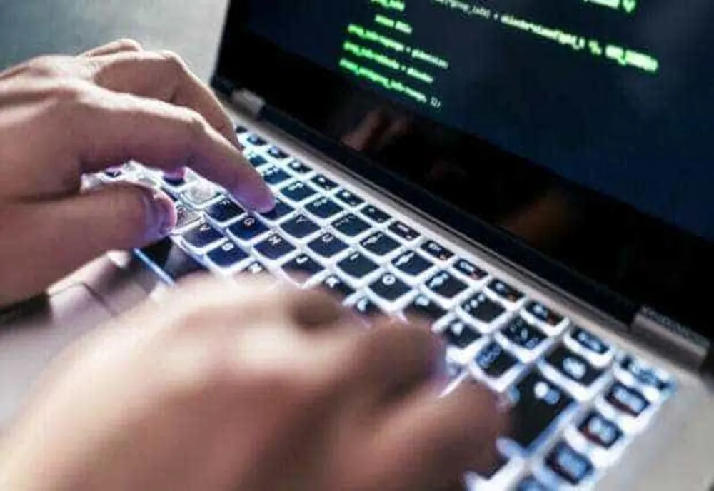 Cum descoperi o înșelătorie romantică online înainte să pierzi totul