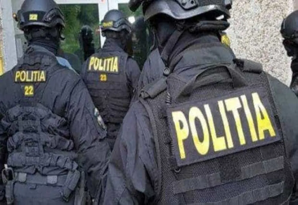 11 persoane reținute la Giurgiu într-un dosar de înșelăciune și spălare de bani