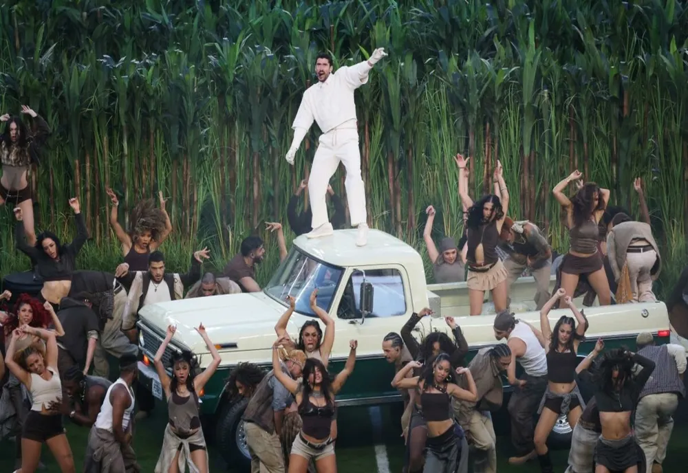 Bad Bunny își lansează propria linie de haine cu Zara, disponibilă și în România