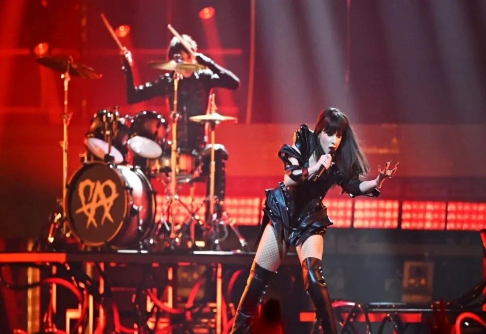 Cine a îmbrăcat-o pe Alexandra Căpitănescu la Eurovision. Ținuta româncei a făcut furori: „O zeiță a rockului și o regină a modei”