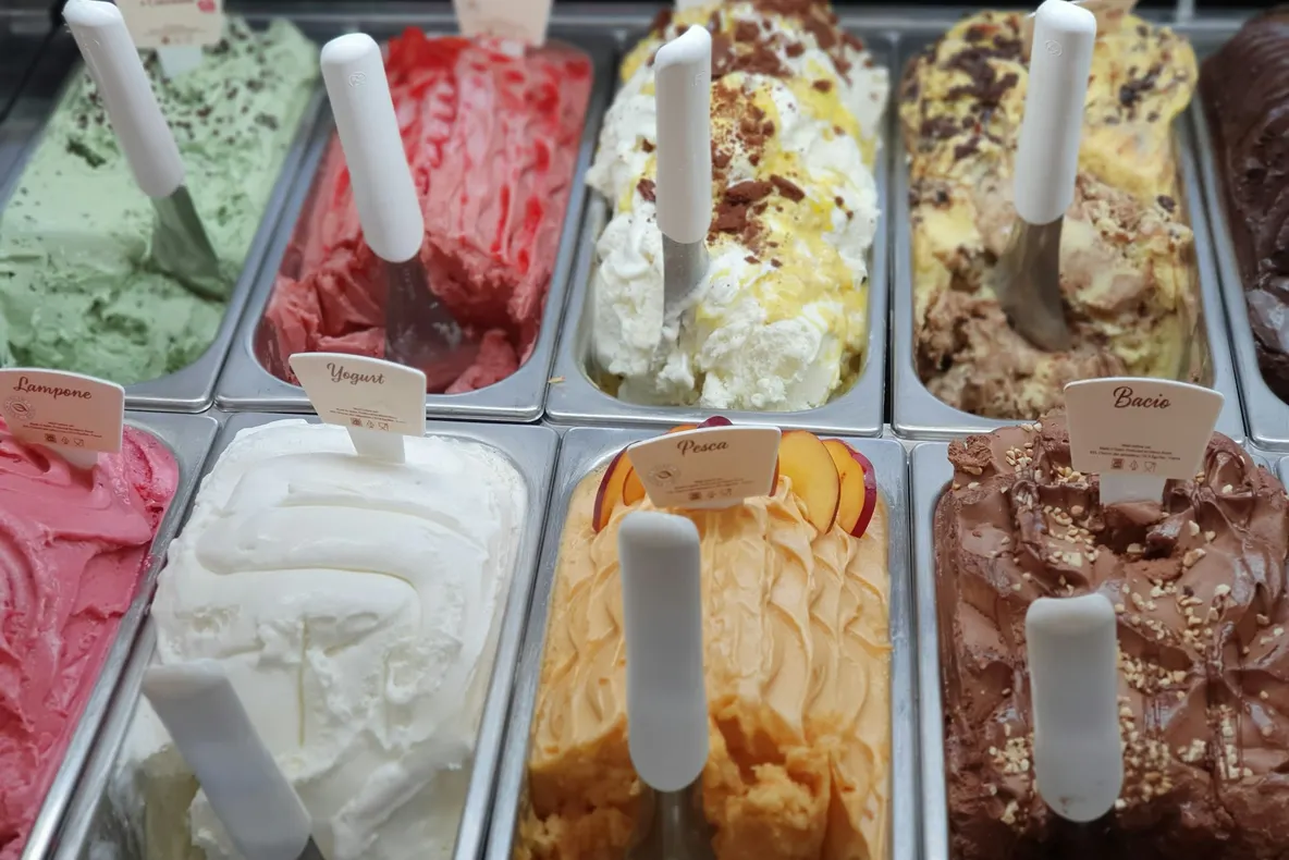 Sorbet, înghețată artizanală și opțiunile vegane: răcoarea verii în forme multiple