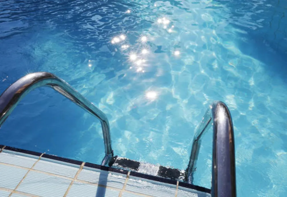 Ce boli poți dezvolta după o zi la piscină