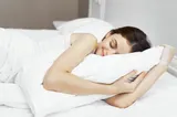 De ce nu este recomandat să dormi cu ferestra deschisă vara