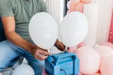 Ce este „ballmaxxing”, trendul extrem promovat în zona MAGA. Cum își pun tinerii sănătatea în pericol