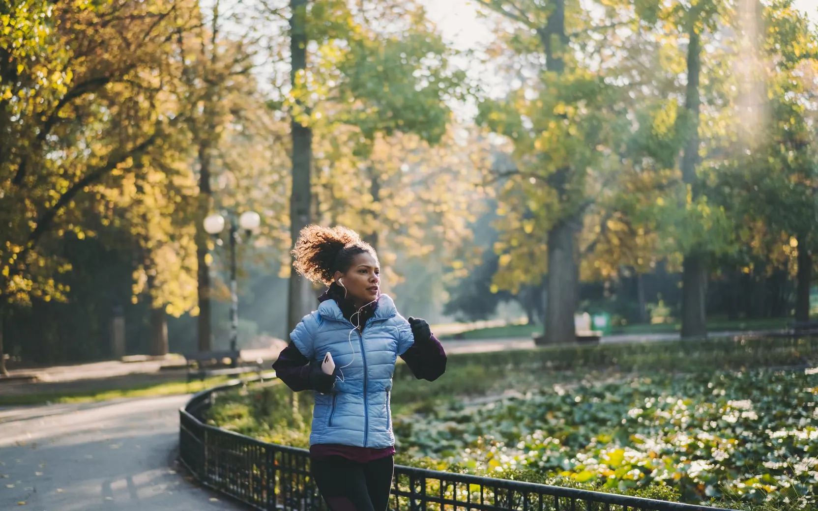 Femeile care au practicat sport în adolescență, mai predispuse să aspire la poziții de conducere