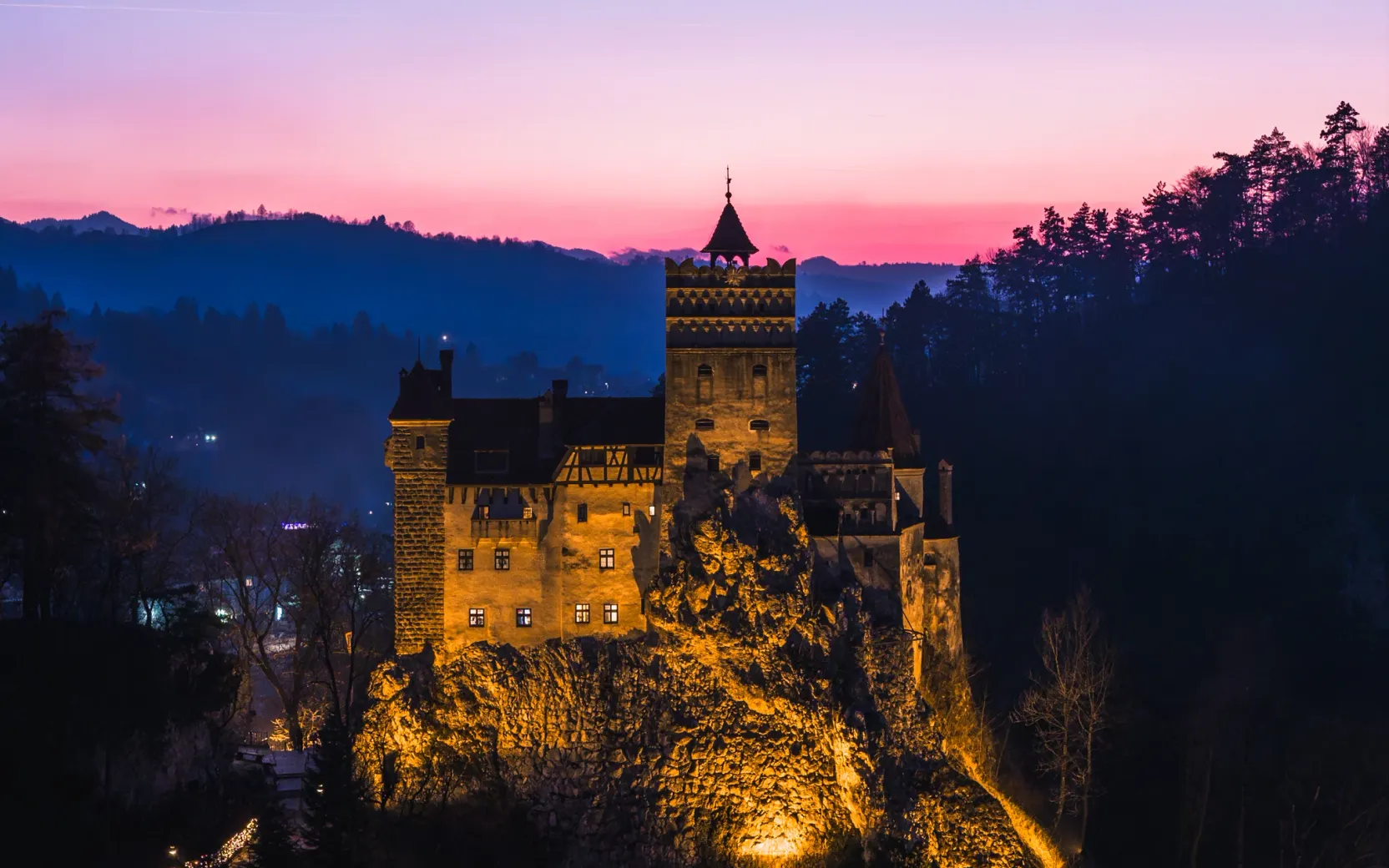Castlemap: harta interactivă a castelelor din lume. România are 121 de locații