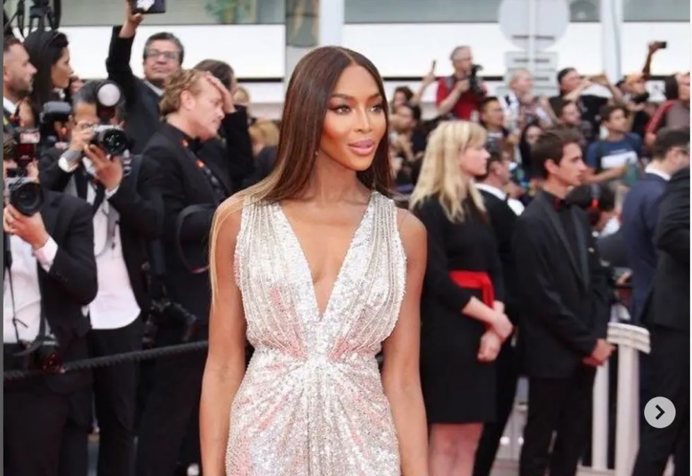 NAOMI CAMPBELL VINE PENTRU PRIMA DATĂ ÎN ROMÂNIA. UNDE ȘI CÂND O POȚI VEDEA