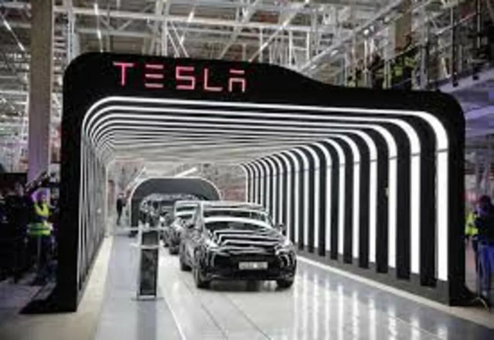 VÂNZĂRILE TESLA ÎN SCĂDERE DRAMATICĂ. PROBLEME PE PIEȚELE CHEIE DIN EUROPA ȘI AUSTRALIA