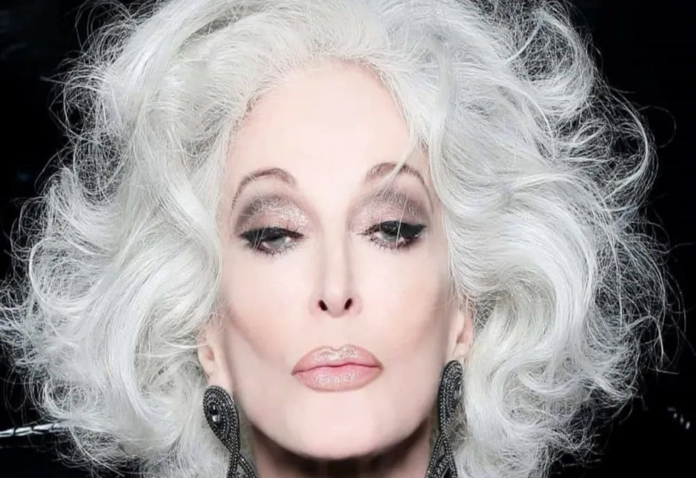 Cum arată cel mai în vârstă supermodel din lume. Are 92 de ani și pozează pentru marile publicații de modă