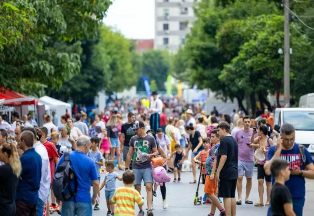 Străzi deschise - Bucureşti, Promenadă urbană. Tur ghidat pe urmele istoriei Căii Victoriei