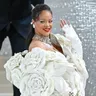 Rihanna și fiica ei, în ținute Dior asortate, la petrecerea de 1 an a micuței