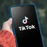  Reguli noi pentru influencerii din România. Creatorii cu peste 100.000 de urmăritori trebuie să obțină un aviz CNA în 60 de zile