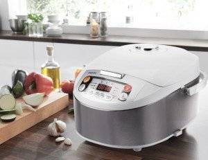 Noul Philips Multicooker_lifestyle picture 2