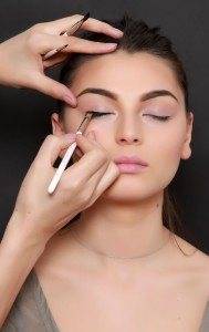Cum poti folosi eyeliner-ul